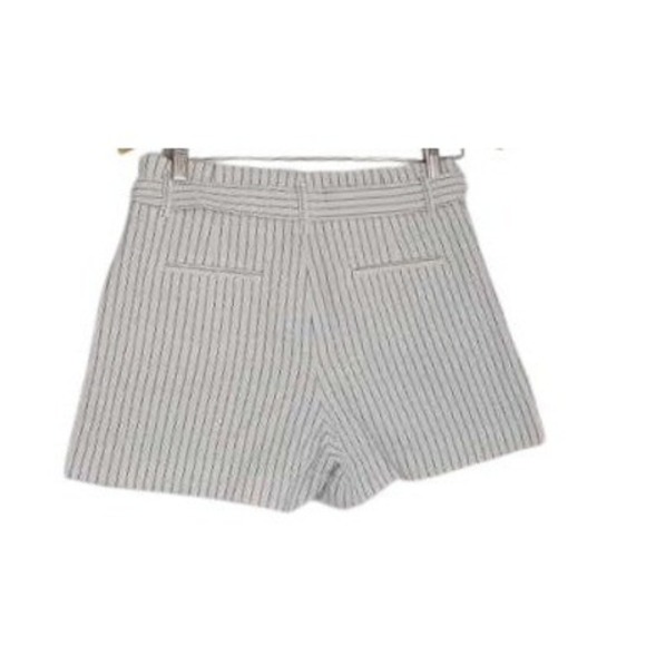Banana Republic Pinstripe Belted High Rise Shorts White Black Size 4 W28 - Picture 2 of 10